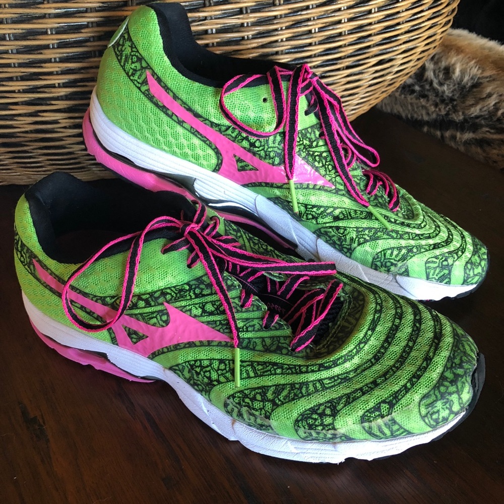 Mizuno Wave Sayanora Running Shoes
